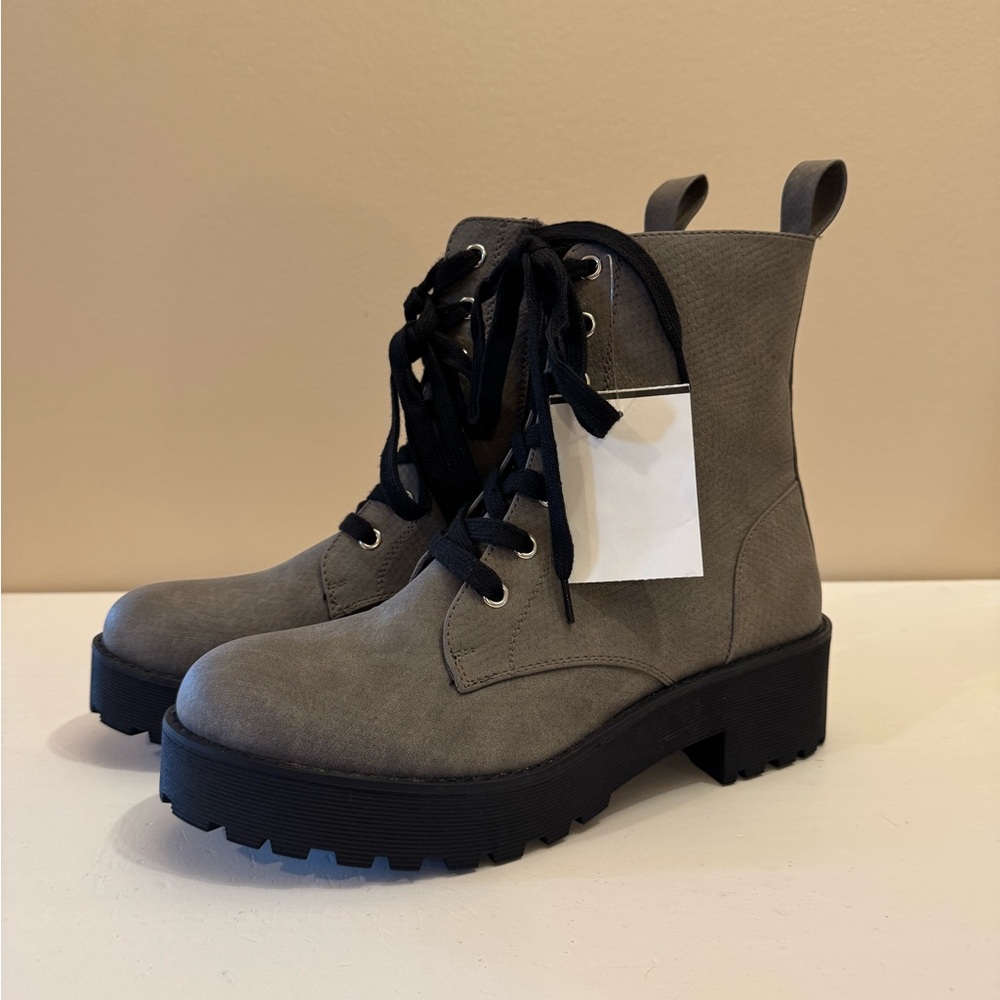 Dirty Laundry Mazzy Gray Zion PW Ankle Chunky Boots